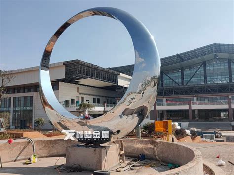 威海大圆环不锈钢雕塑