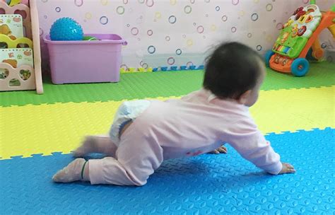 婴儿爬行用不用护膝