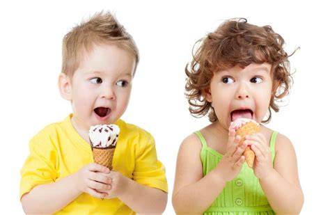 孩子梦里吃冰激凌视频