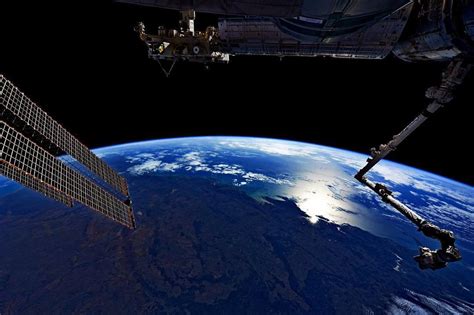 宇宙空间站用什么拍摄地球照片