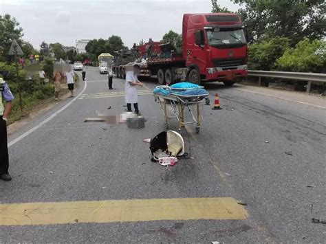 安乡交通事故致3人死亡现场