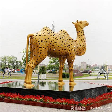 安徽不锈钢骆驼动物雕塑小区景观