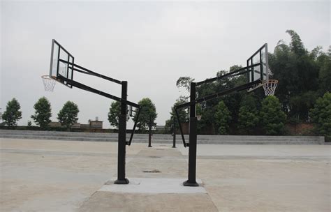 安装室外篮球架