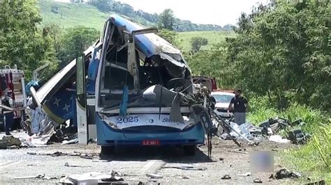 巴西南部一交通事故致21人死亡
