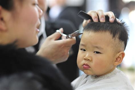 幼儿园剪掉孩子头发被索赔
