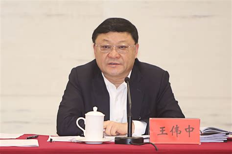 广东省第一任省长