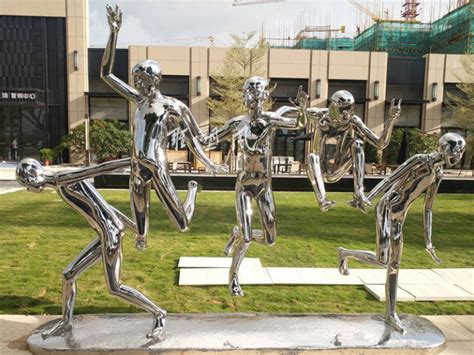 广场不锈钢玻璃钢人物雕塑制作