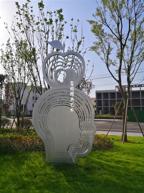 广安玻璃钢雕塑摆件厂家批发