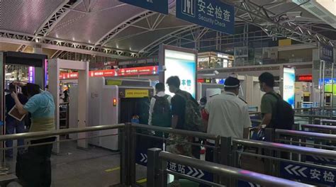 广州南站被封旅客滞留