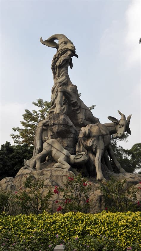 广州地产雕塑图片