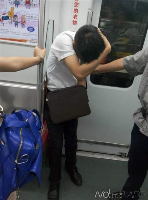 广州地铁一女子狂骂乘客原因