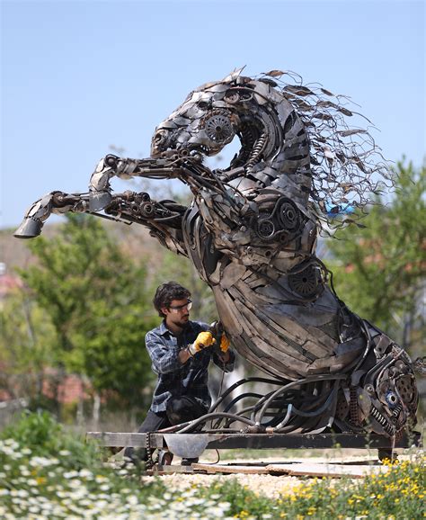 广西人像金属雕塑设计