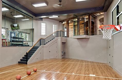 建一个室内私人篮球场要多少钱