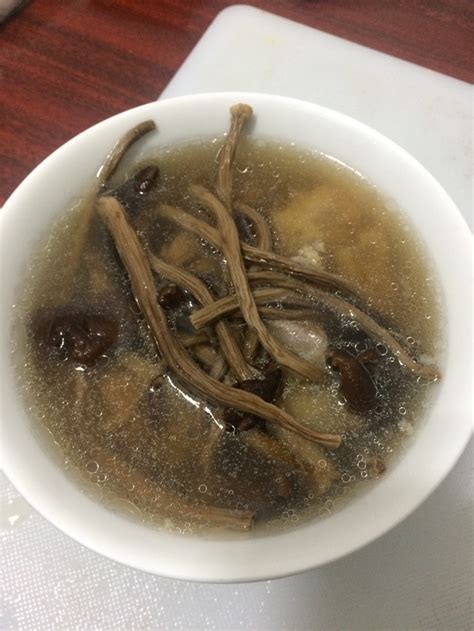 怎样做茶树菇汤