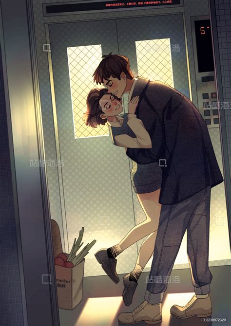 情侣在电梯上亲吻被摔