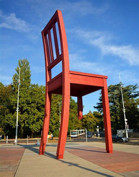 户外雕塑椅子