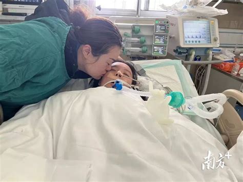 护士意外去世父母含泪捐器官