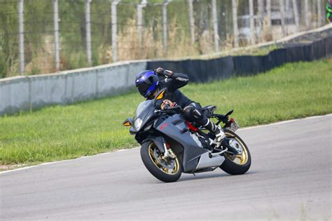 摩托车驾驶技巧视频教程