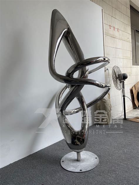 新郑镜面抽象不锈钢雕塑公司