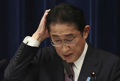 日本首相遭遇罕见事态