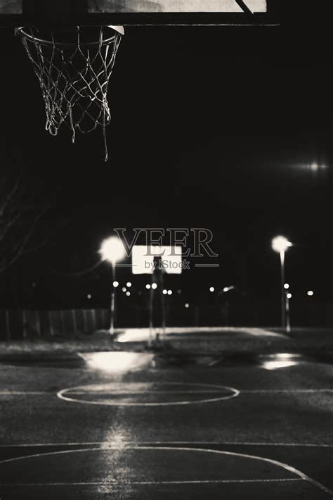 晚上篮球场图片真实