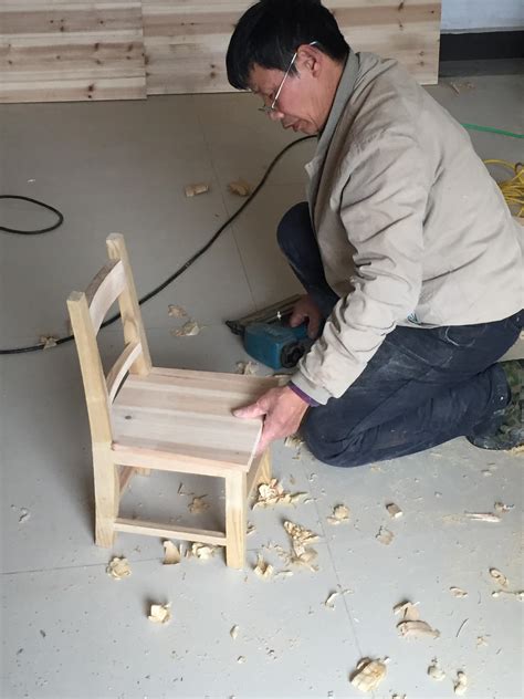 木凳子制作靠椅