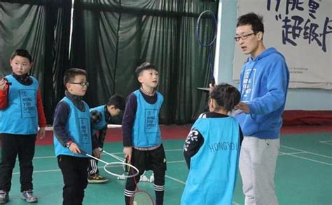 杭州羽毛球培训班收费标准