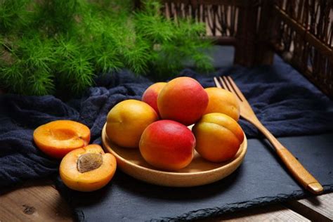 梦见吃杏子代表什么