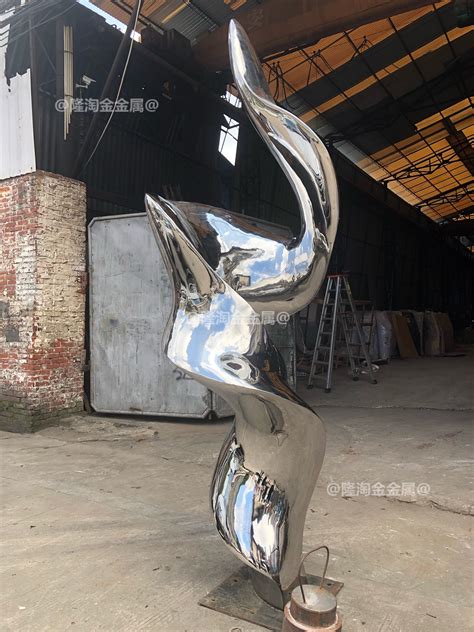 梧州不锈钢抽象雕塑