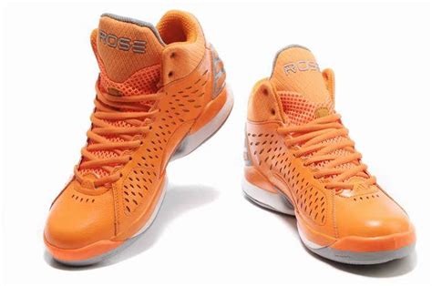橘色篮球鞋