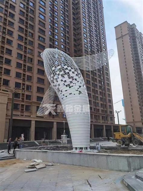 武汉不锈钢镂空房地产雕塑
