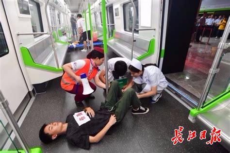 武汉地铁乘客遇到的问题