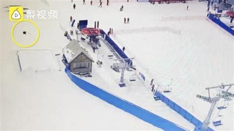江苏25岁小伙滑雪摔进手术室