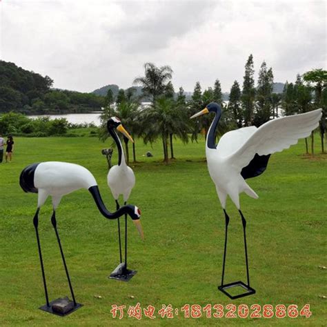 江西卡通玻璃钢动物鹤雕塑