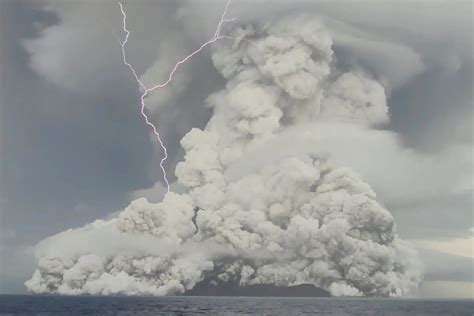 汤加火山停止喷发了吗