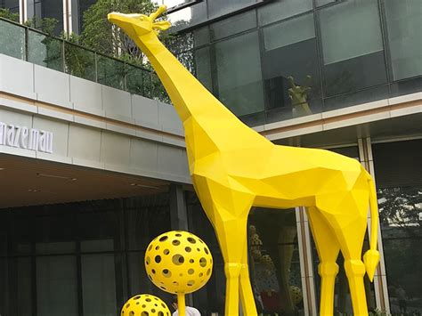 河北玻璃钢雕塑长颈鹿