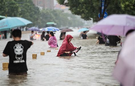 河南暴雨洪水图片