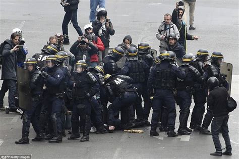 法国政府女性被处罚