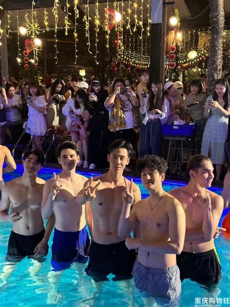 泰国媒体报道中国游客去男模餐厅