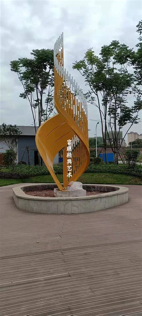 泸州玻璃钢广场雕塑定制