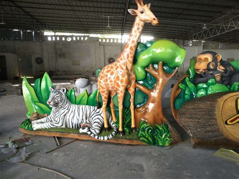 济南玻璃钢动物雕塑厂