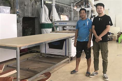 海南儋州市实木家具厂