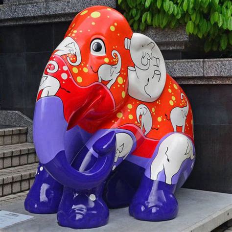 深圳动物雕塑玻璃钢图片