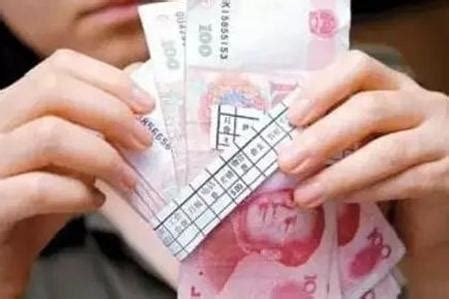 深圳银行职员月薪多少
