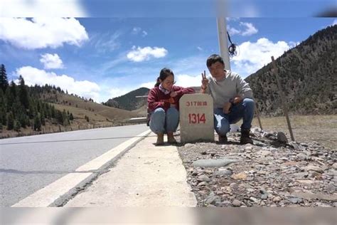 游客出游西藏路上拍照突发