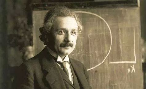 爱因斯坦多少岁得诺奖