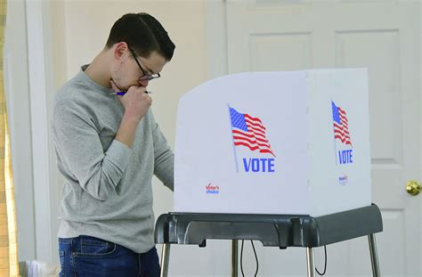 特朗普在佛州完成中期选举投票