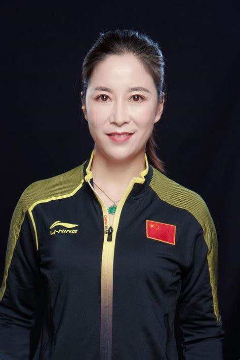 王丽萍当年的教练被开除了没