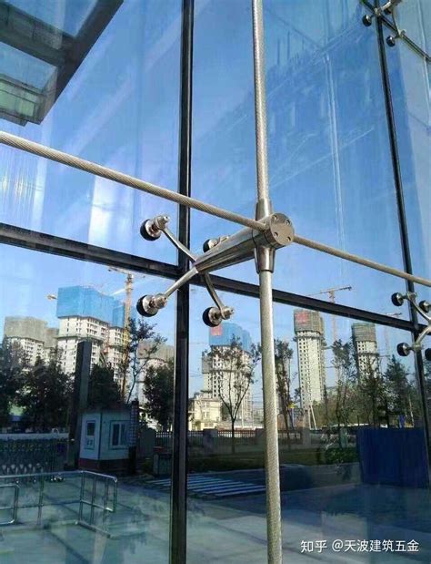 玻璃怎么装在不锈钢框架上