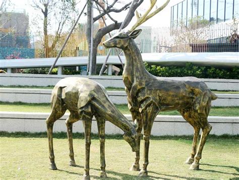 玻璃钢仿铜动物雕塑多少钱